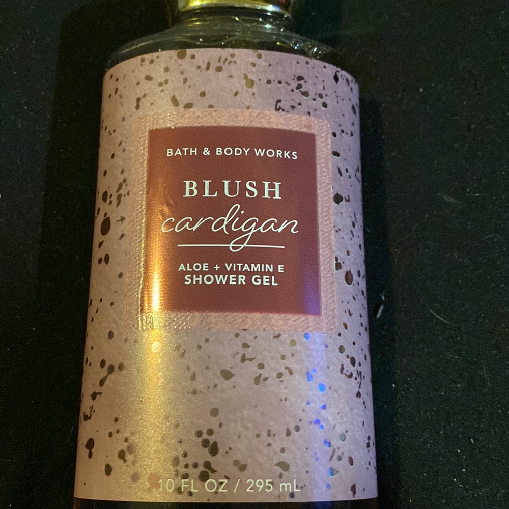 BBW shower gel-blush cardigan
